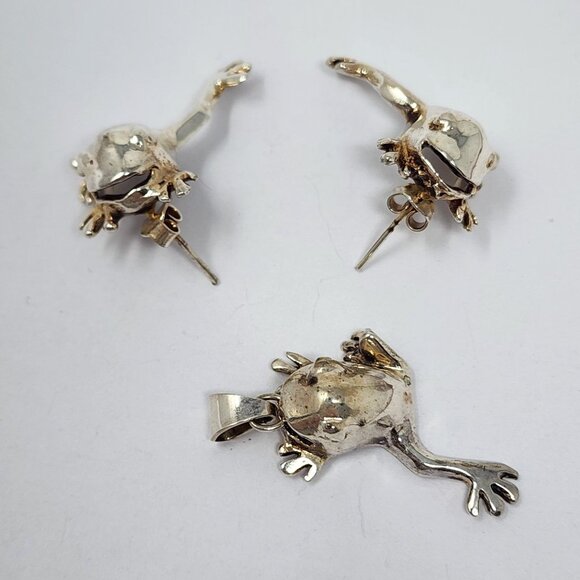 3 piece Frog Earrings and Pendant Set silver tone Unsigned - Picture 1 of 10